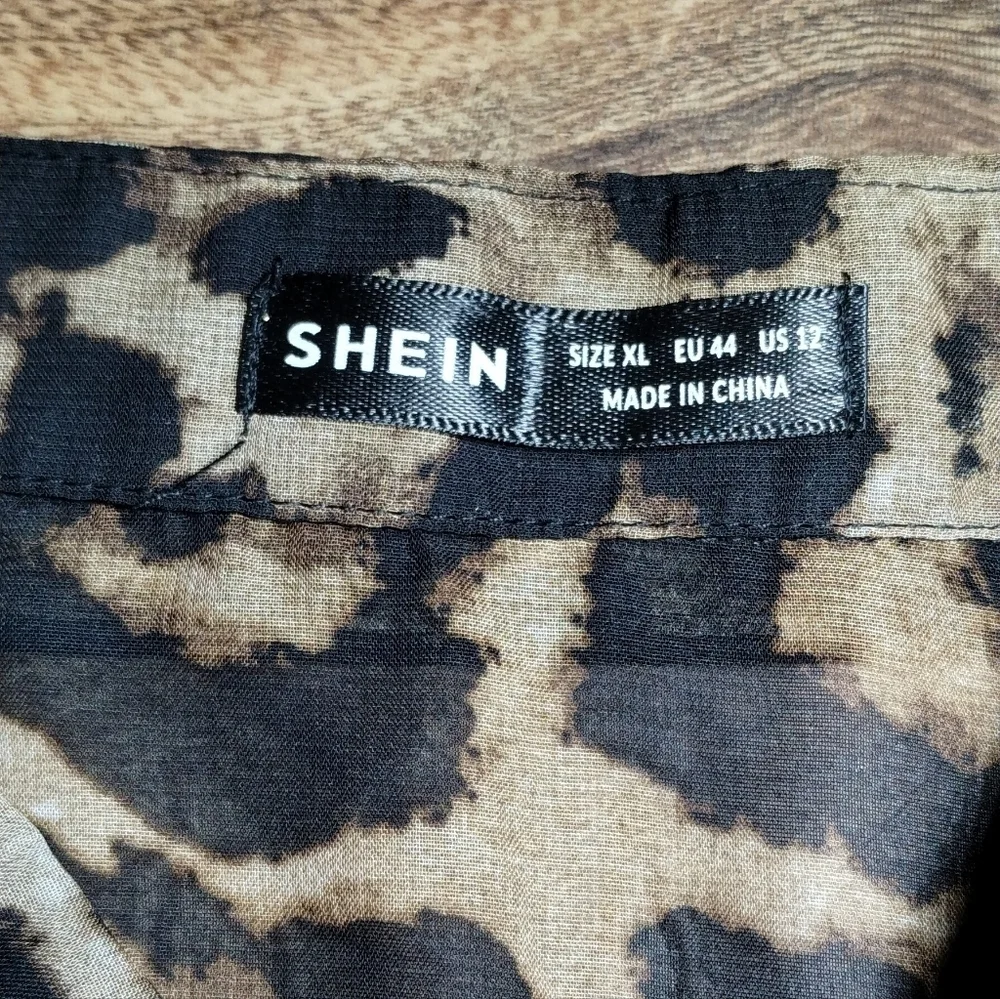 SHEIN Animal Print Women's Blouse (12) - Picture 7 of 9